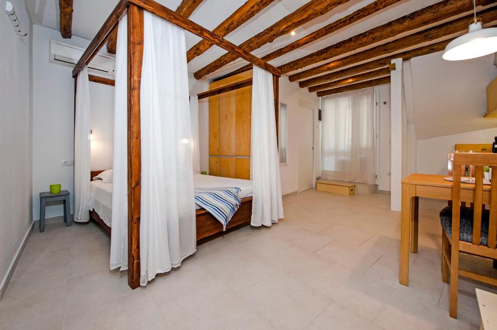 House Graziella by Irundo