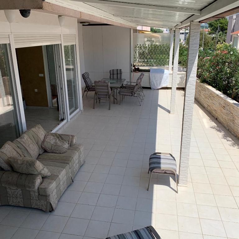 Balkón alebo terasa v ubytovaní Apartment Relax whit big terrace 170m2 Near the best Beach in City