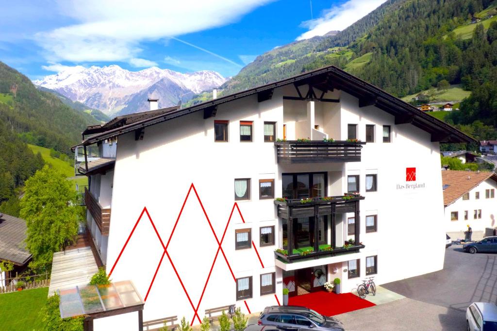 Nespecifikovaný výhled na hory nebo výhled na hory při pohledu z hotelu