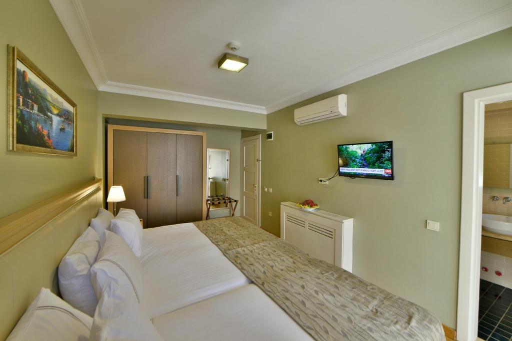 Agora Life Hotel - Special Class - Triple Room