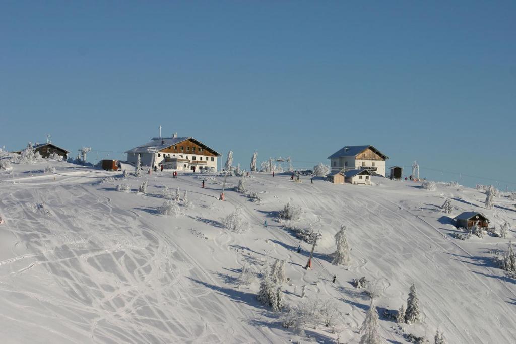 Almchalet Feuerkogel v zimě