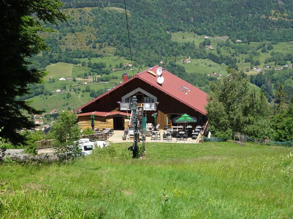 ホテルが所在する建物