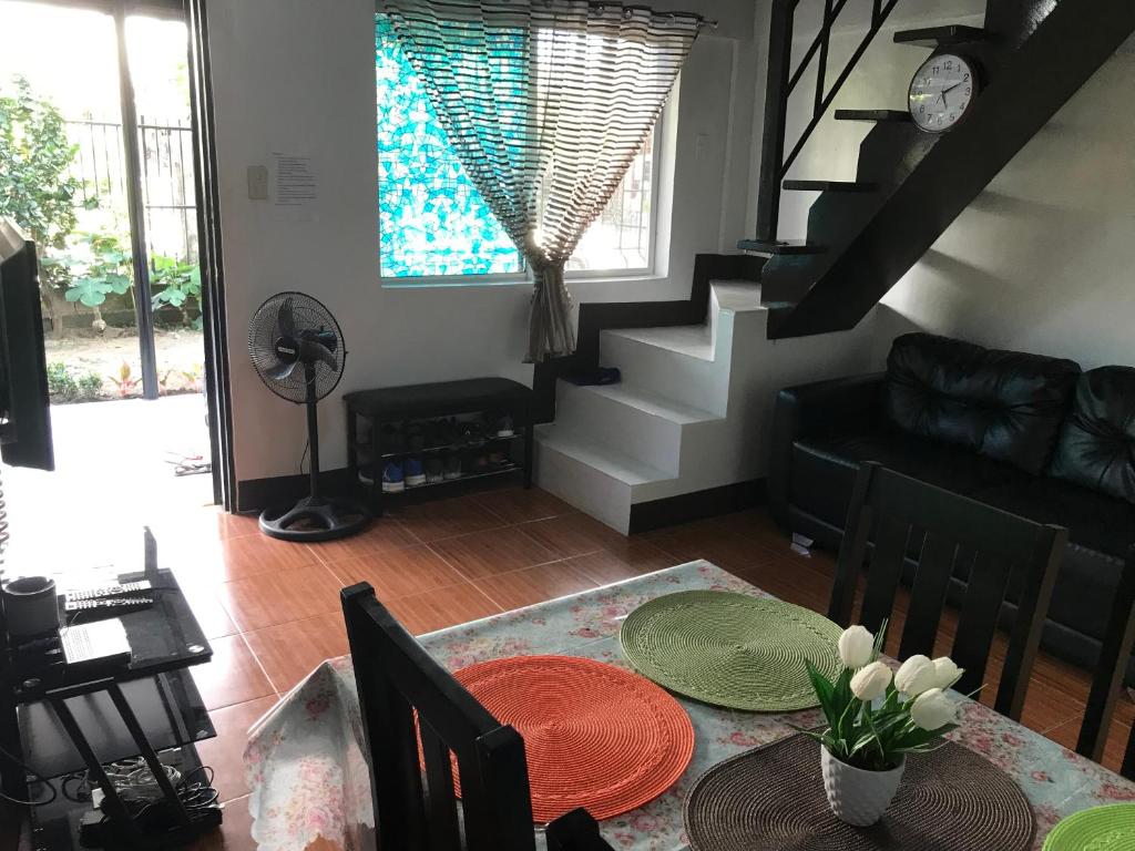 Posezení v ubytování Model House Sto Tomas, Batangas