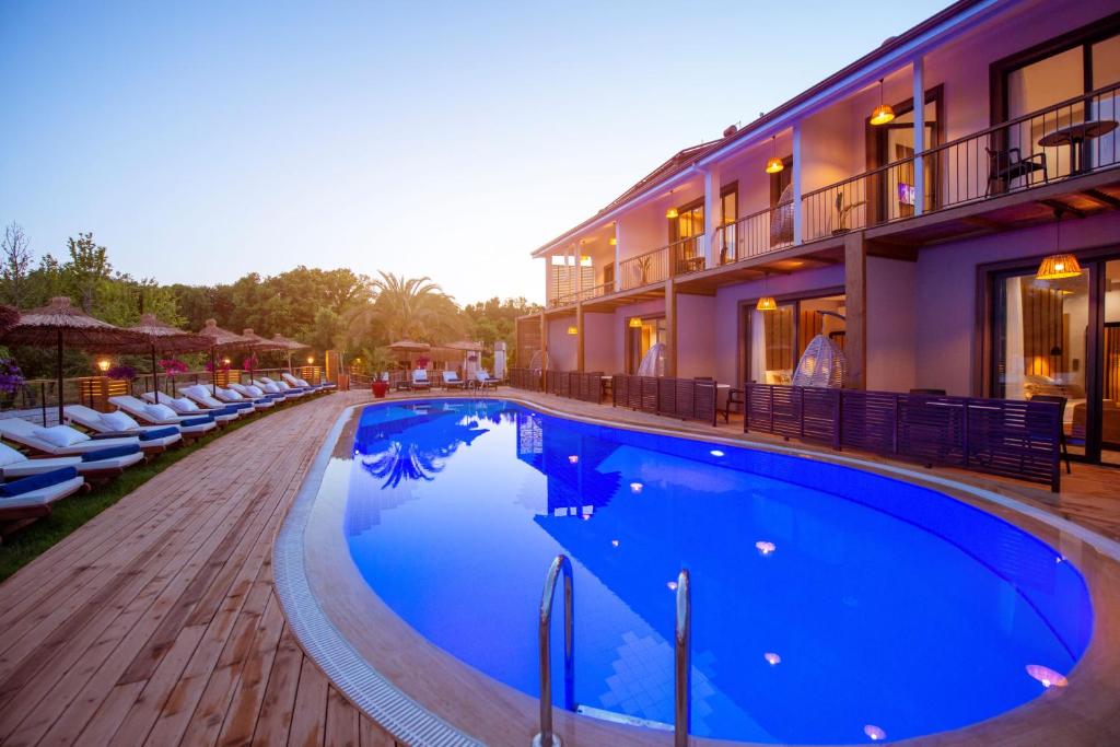 Bazén v ubytování Arwen Hotel nebo v jeho okolí
