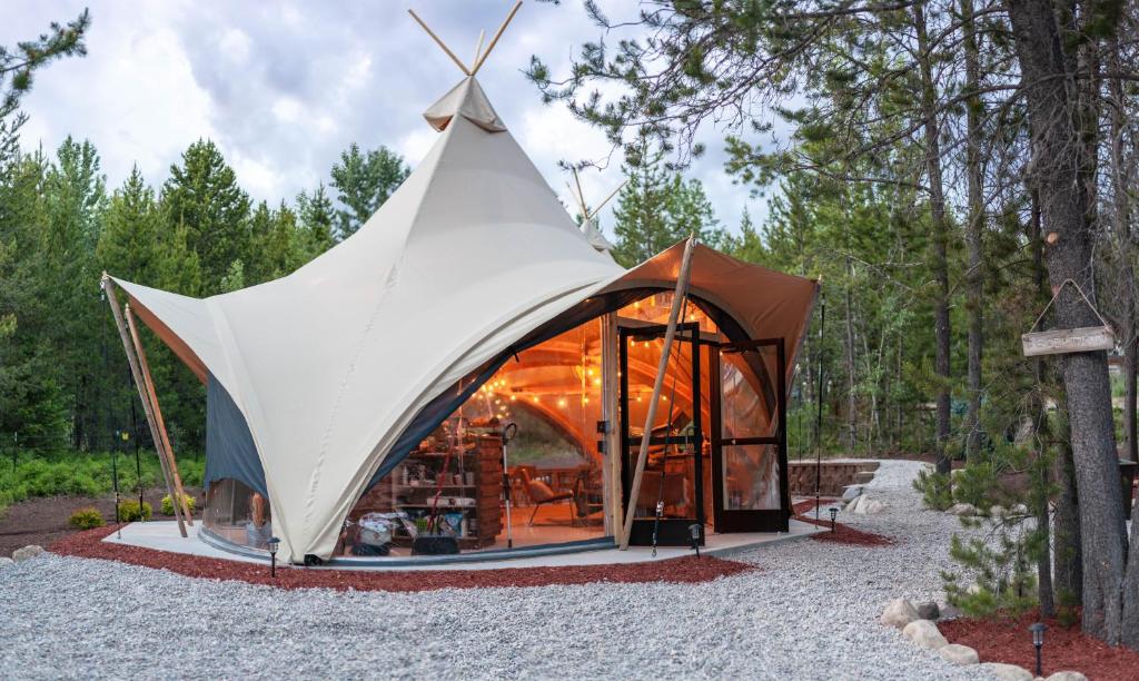 Budova, kde se the luxury tent nachází