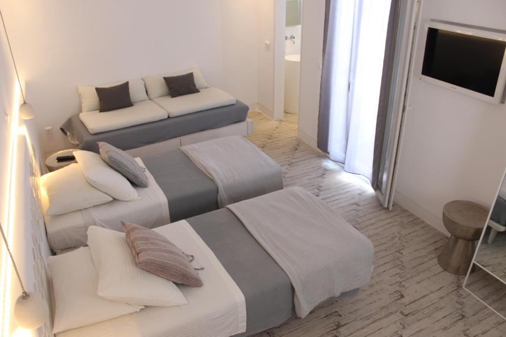 Christina Studios - 18