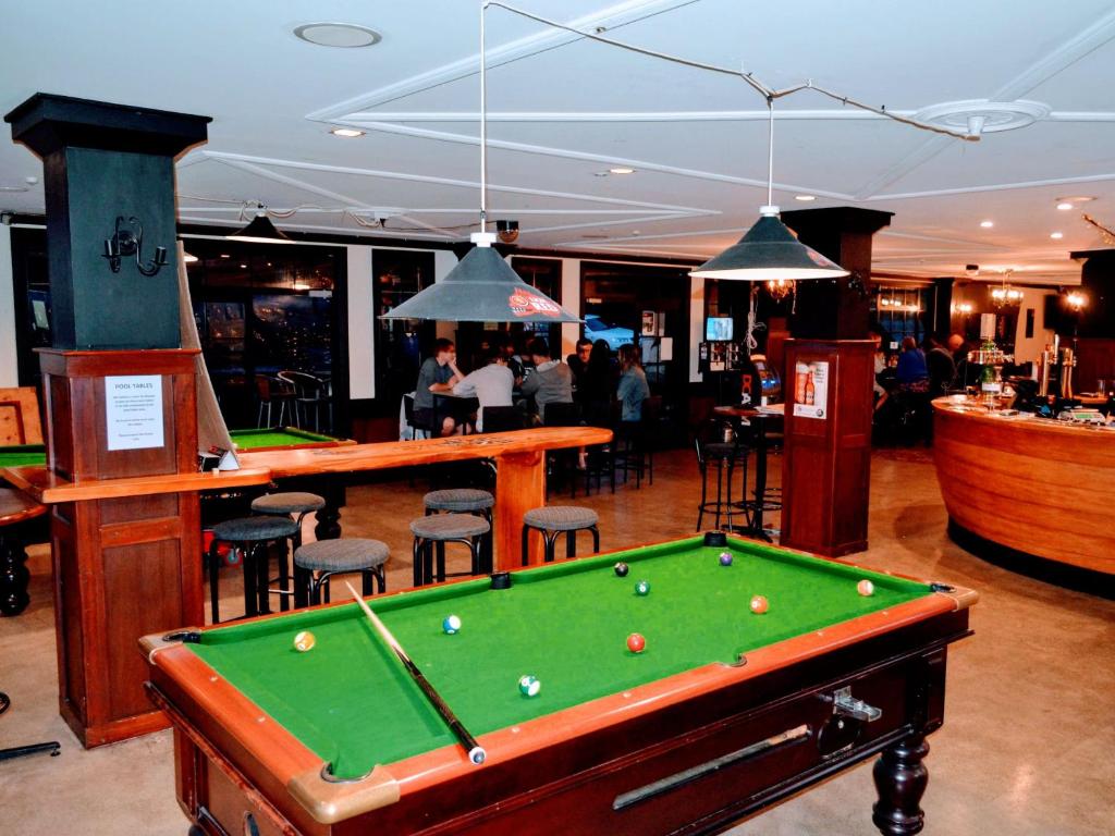 Biliár nebo kulečník v ubytování Salty Dog Inn