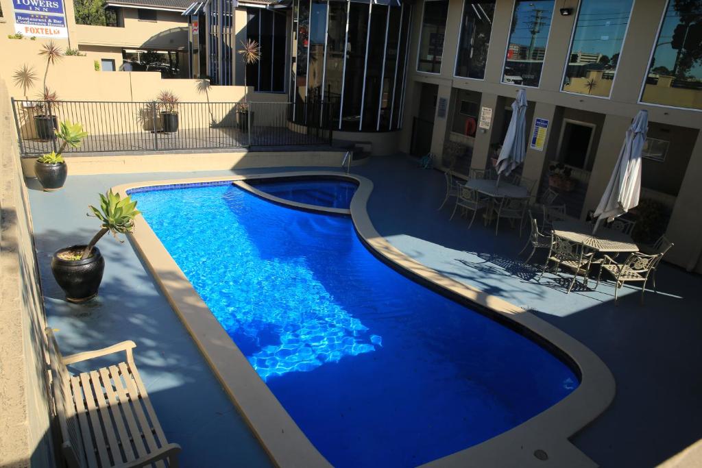 Twin Towers Inn - Resim 12