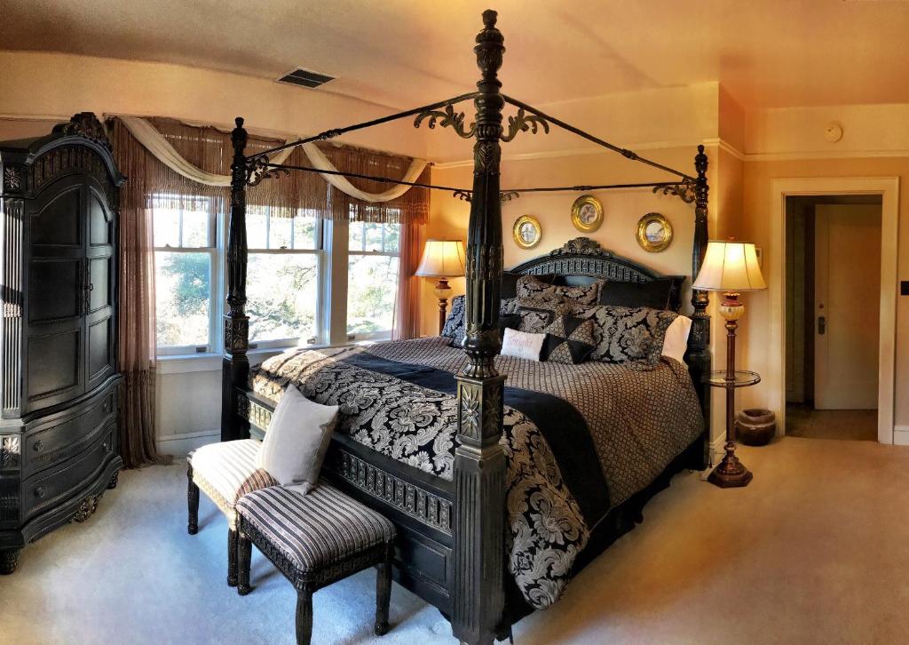 The Inn on Knowles Hill Bed & Breakfast Hotel - 