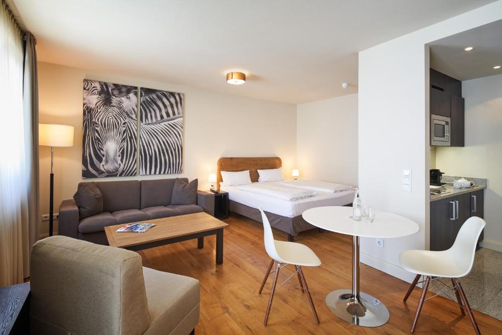 Posezení v ubytování Mondrian Suites Berlin am Checkpoint Charlie
