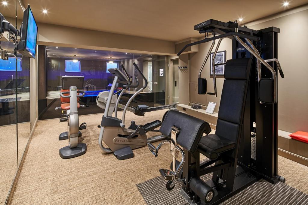 Fitness centrum a/nebo fitness zařízení v ubytování Mondrian Suites Berlin am Checkpoint Charlie