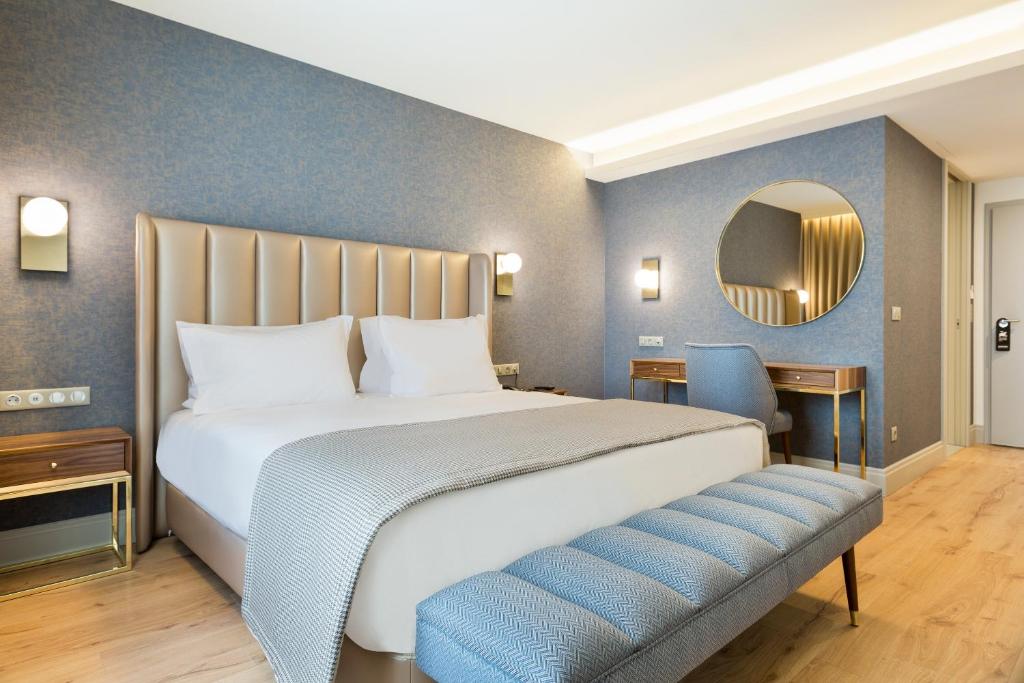 Acta The Avenue - Superior Double Room