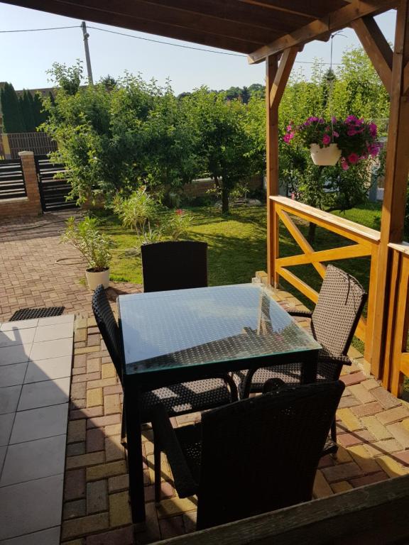 Vonkajšia záhrada v ubytovaní Pagrepe apartman