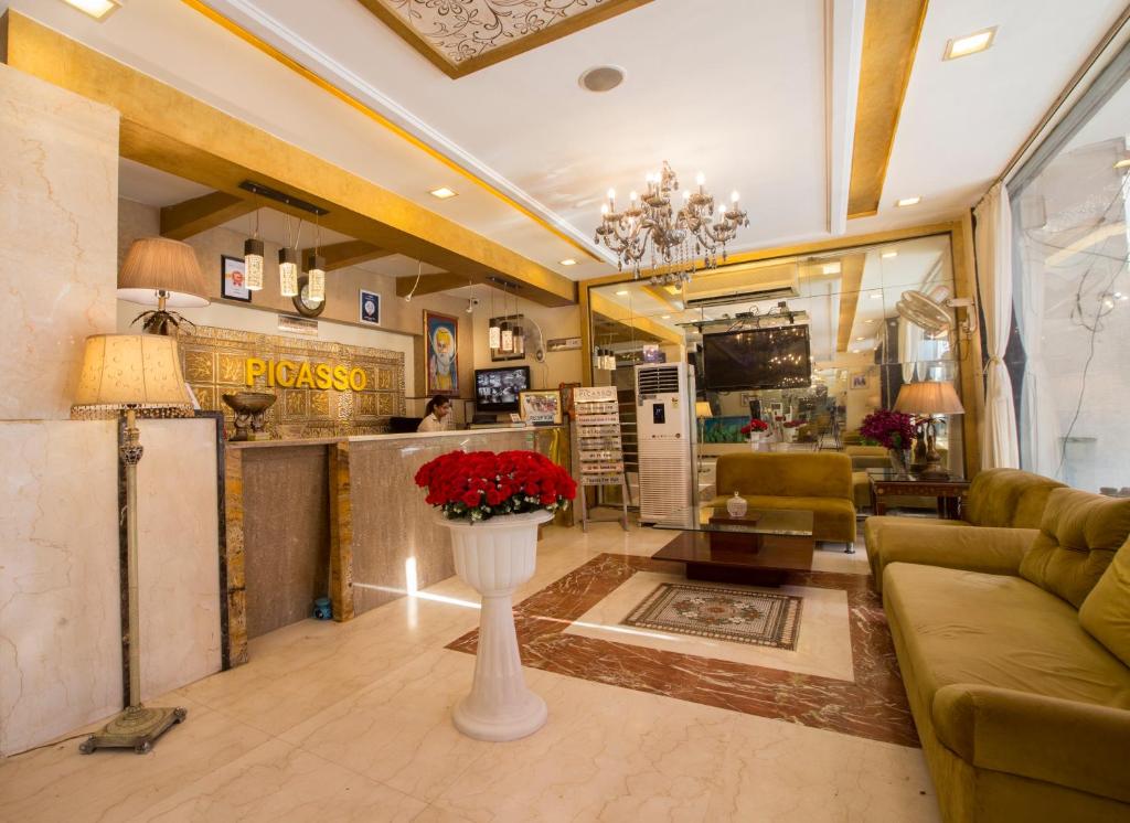 Posezení v ubytování Hotel Picasso Paschim Vihar Delhi - Couple Friendly Local IDs Accepted