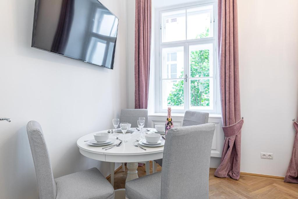 Televízia a/alebo spoločenská miestnosť v ubytovaní Parkview Boutique Apartments