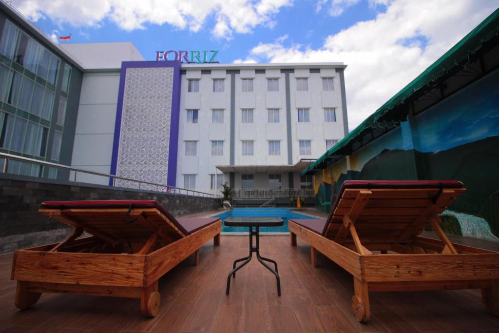 Posezení v ubytování Forriz Hotel Yogyakarta