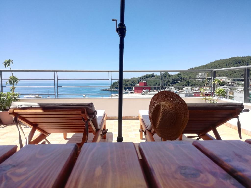 Bourbos Summer Rooms