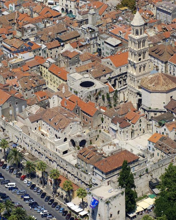 Nespecifikovaný výhled na destinaci Split nebo výhled na město při pohledu z hotelu