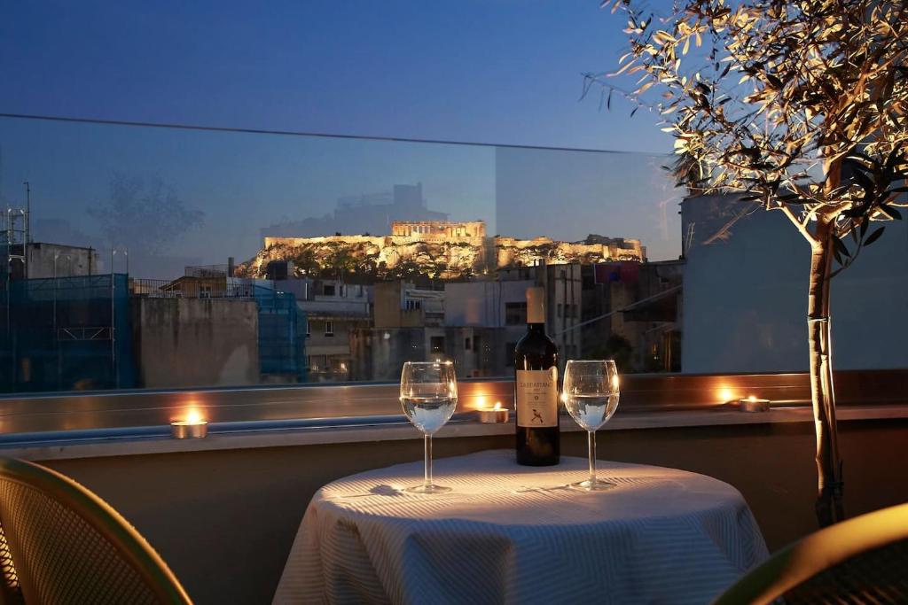 Balkon lub taras w obiekcie Enjoy Athens from a funky studio near Acropolis!