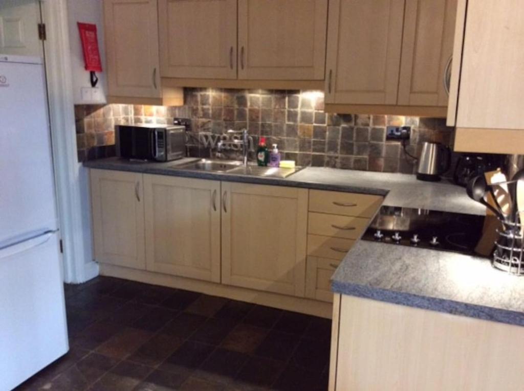 Stansted spacious 2-bed apartment, easy access to Stansted Airport & London