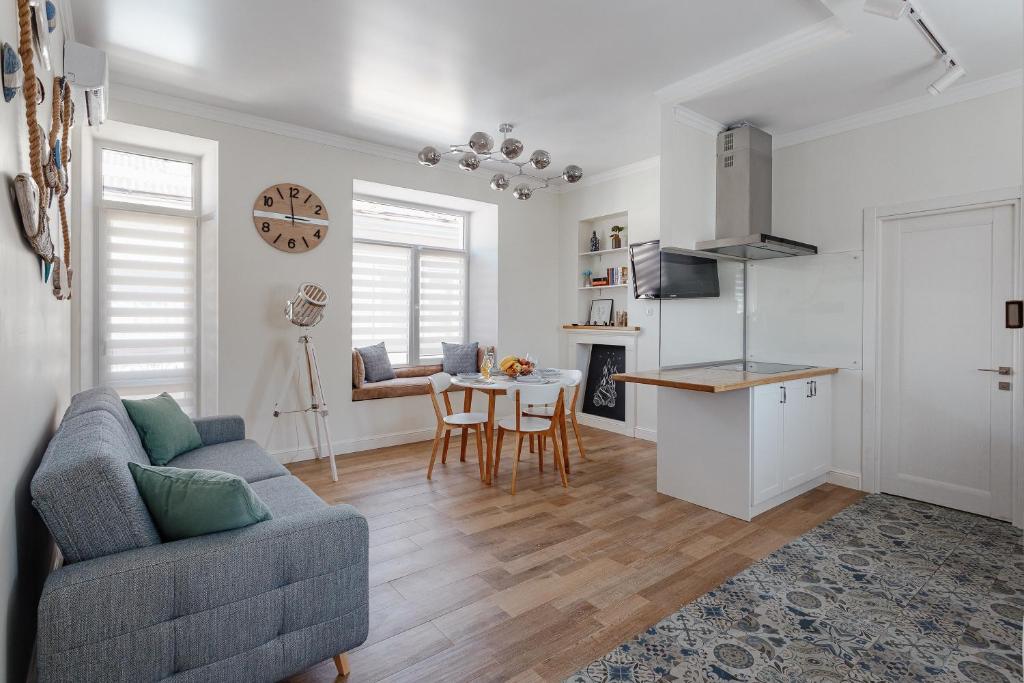 Kuchyň nebo kuchyňský kout v ubytování Scandi Apart Odessa