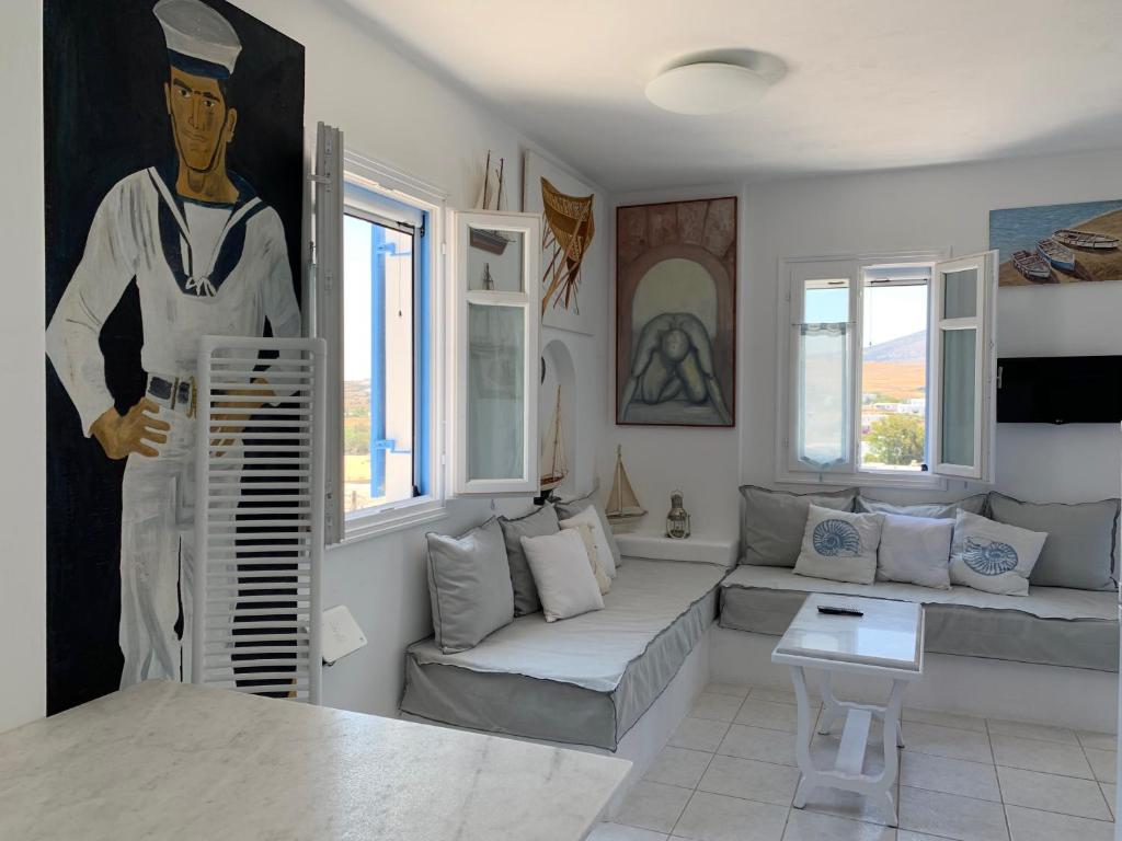 Posedenie v ubytovaní Aiolos Home with private veranda and amazing sea views, Paros