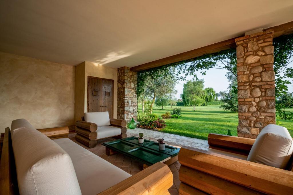 Część wypoczynkowa w obiekcie Creative Design House Golf & SPA
