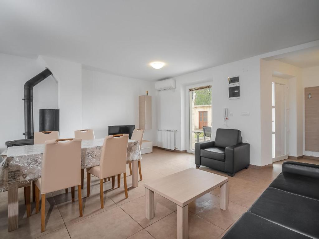 Posezení v ubytování Holiday Home Mario 2 by Interhome