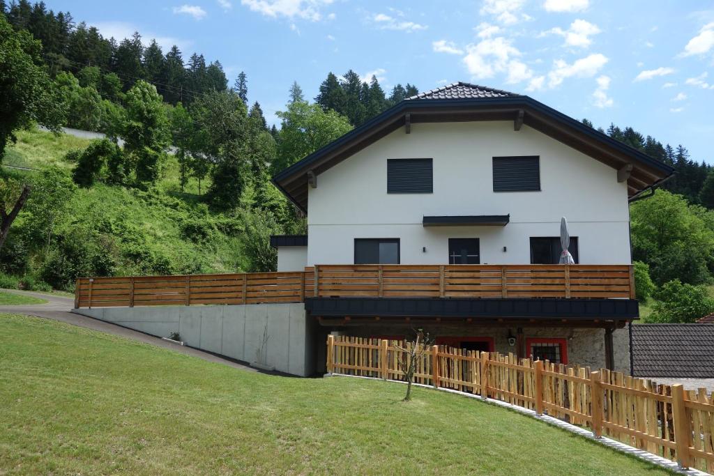 Budova, v ktorej sa apartmán nachádza