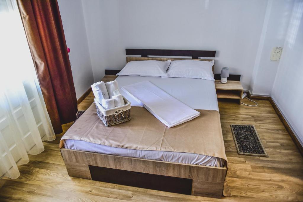 Postel nebo postele na pokoji v ubytování Vila Arjana