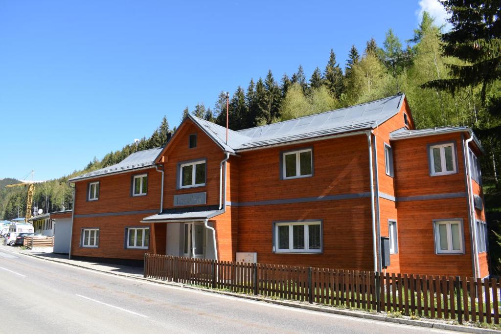 Budova, kde se apartmán nachází