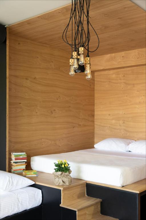 Bespoke House Athens - 带有阳台的三重房间没有游泳池