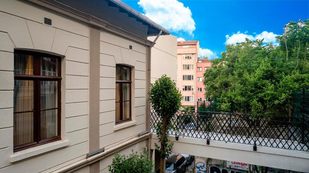 Budova, kde se aparthotel nachází