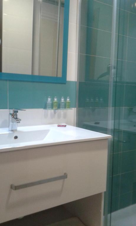 Un baño de Hostal Doña Juana