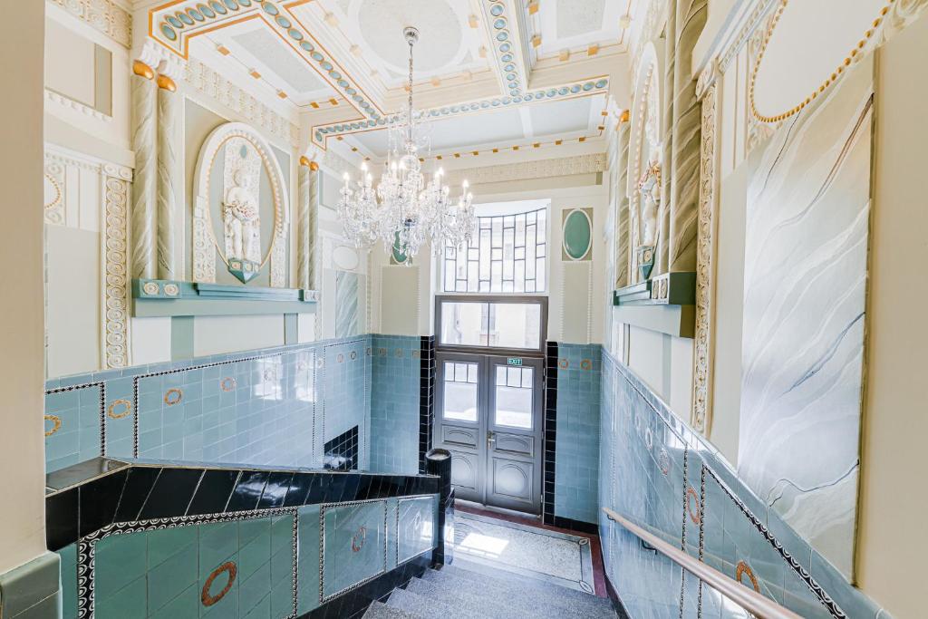 Gold Art Apartments - 11