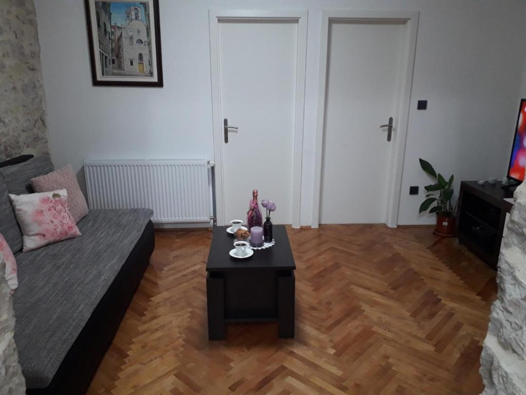 TV a/nebo společenská místnost v ubytování Apartment Karla SNB