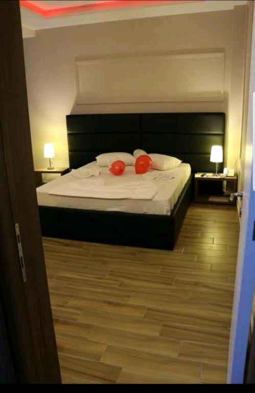 Uma cama ou camas num quarto em Hotel Golden