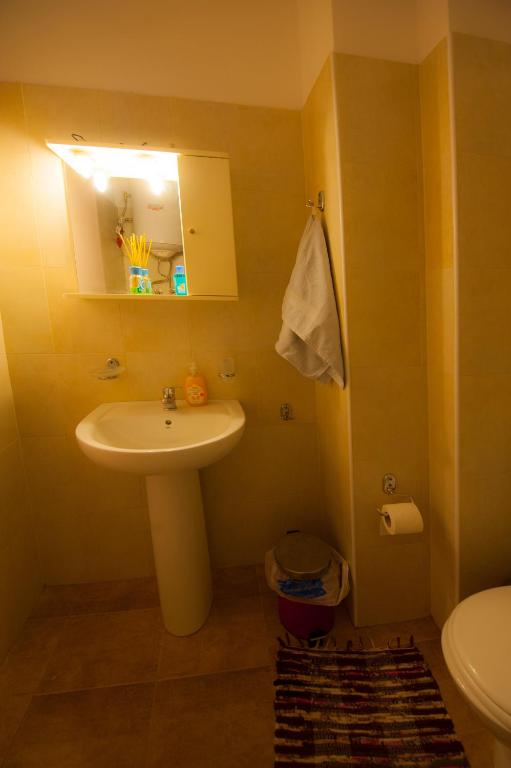A bathroom at Elias Appartment