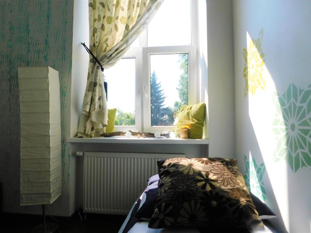 Posteľ alebo postele v izbe v ubytovaní Stara Szkołas7 noclegi,mZajezierze 8 14-330 Mazury