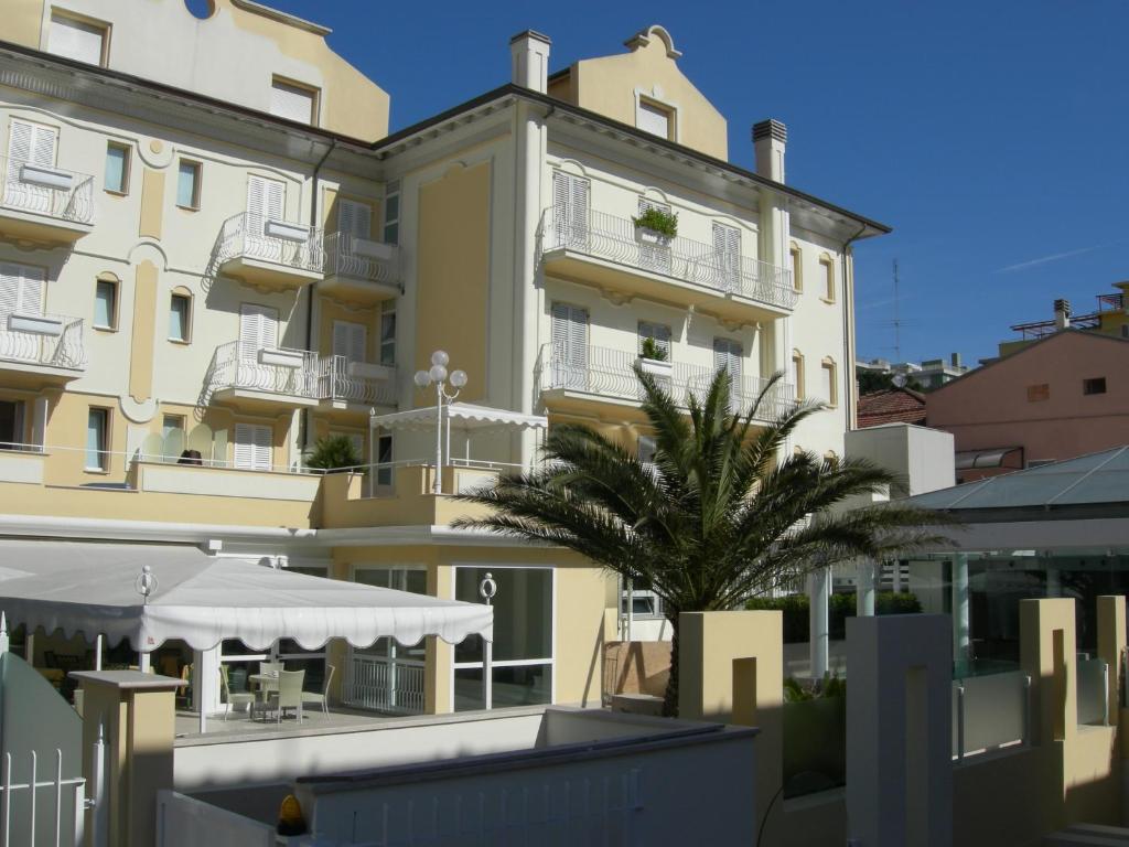 Budova, kde se hotel nachází