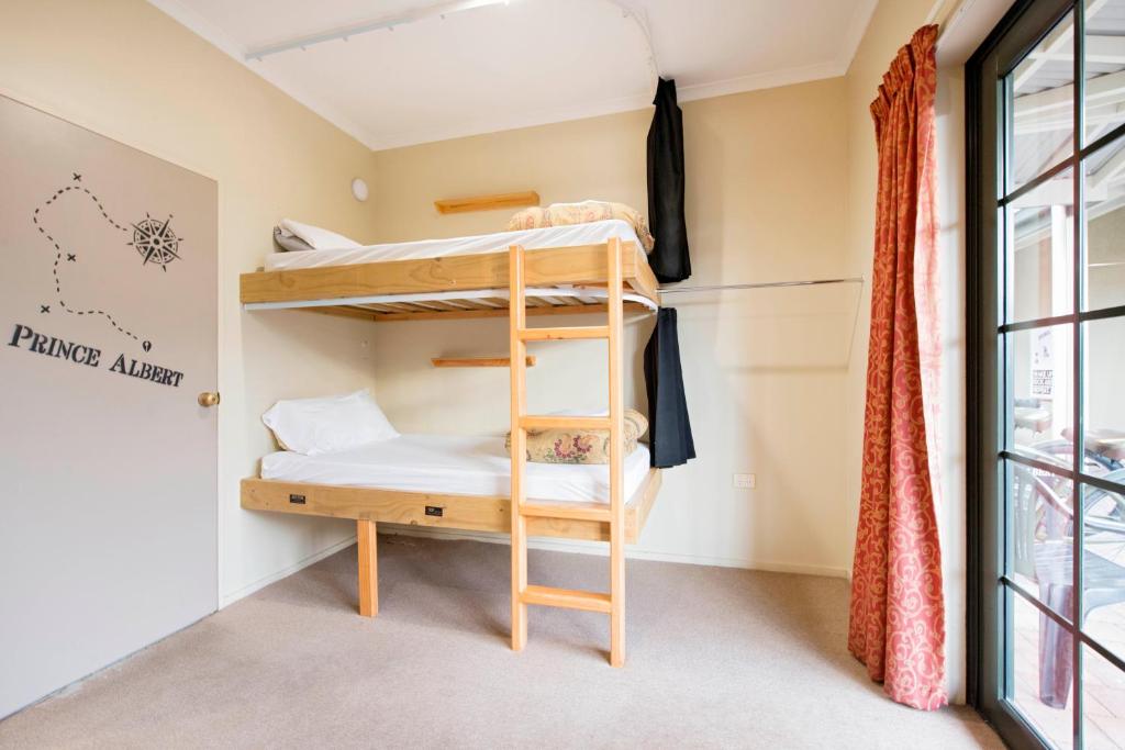 The Prince Albert Backpackers & Bar