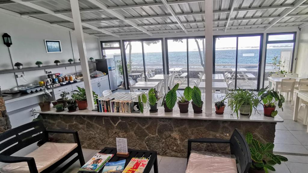 Кухня или мини-кухня в Blue Beryl Guest House
