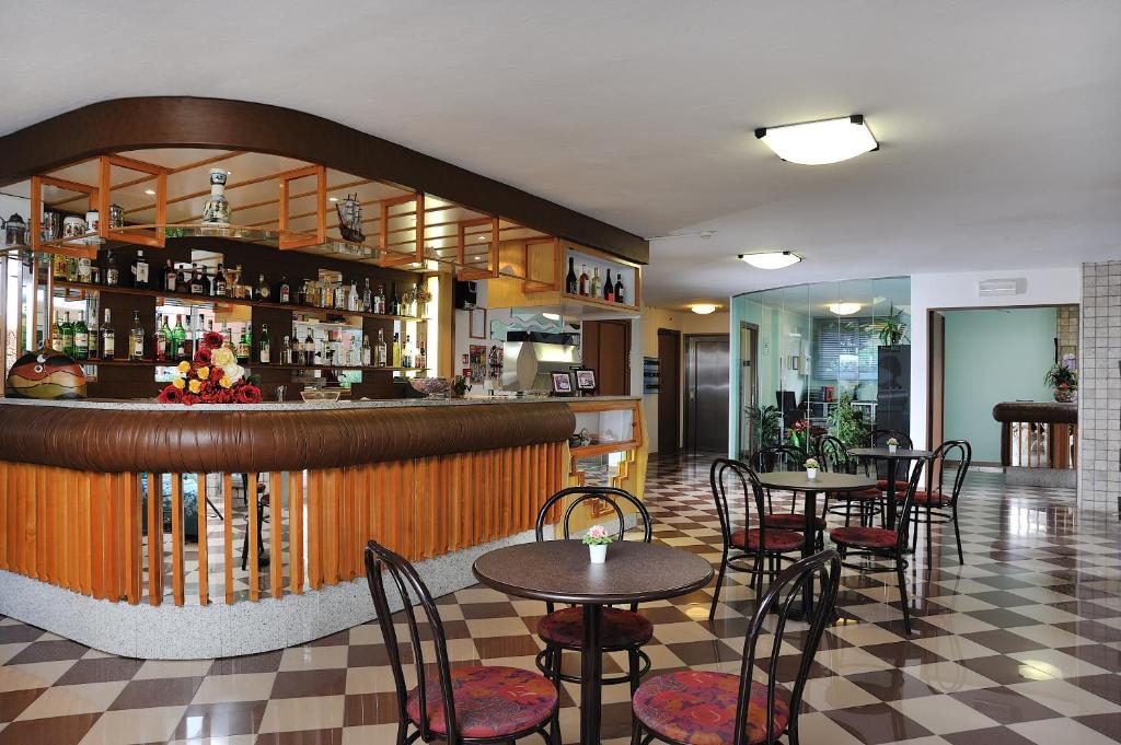 Lounge nebo bar v ubytování Hotel Atis