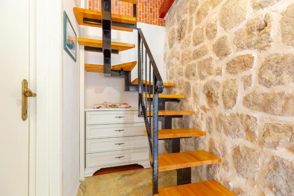 Juliette's Palace Studios - 19