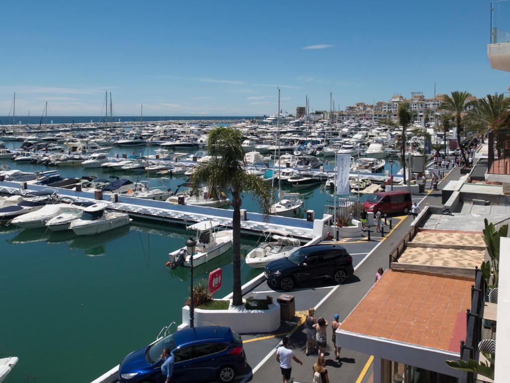 First Line Duplex Puerto Banus Sleeps 8 People, Marbella – Updated 2023  Prices