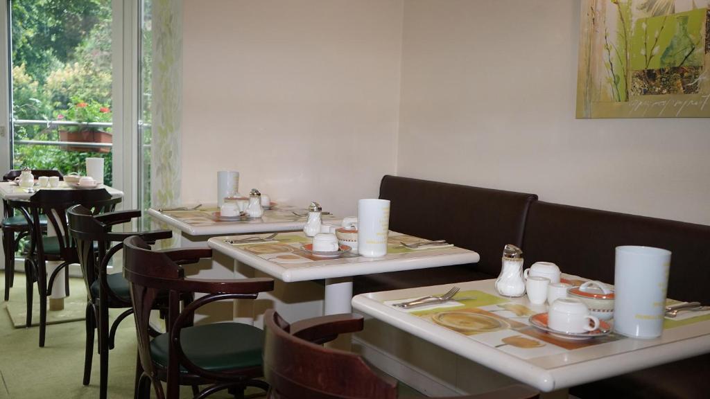 Entrée Groß Borstel Garni Hotel - Resim 16