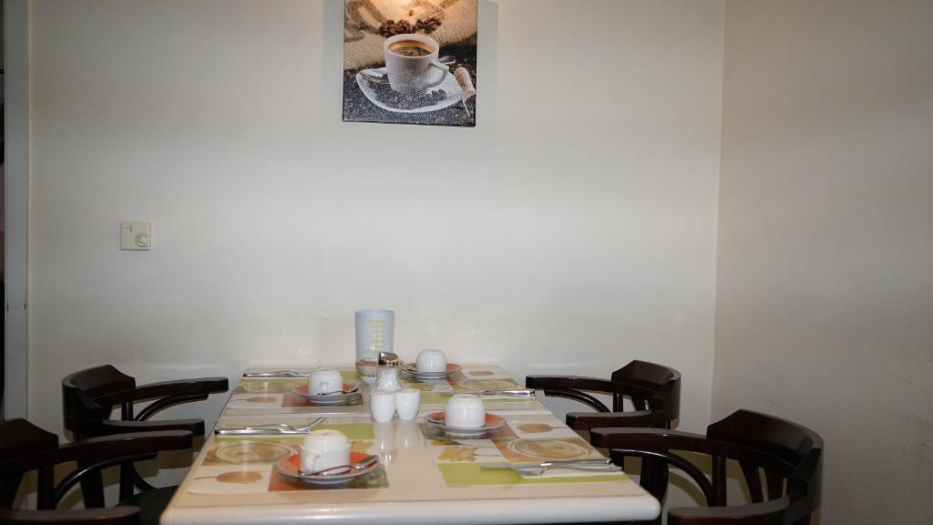 Entrée Groß Borstel Garni Hotel - Resim 17