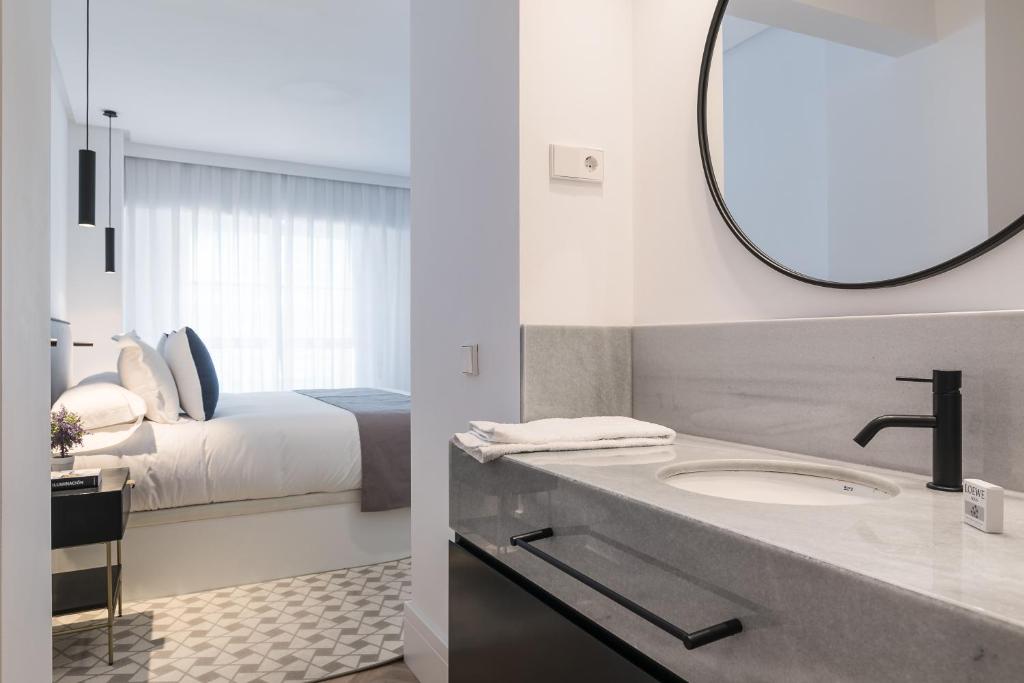 Feelathome Waldorf Suites Apartments, Madrid – Updated 2022 ...