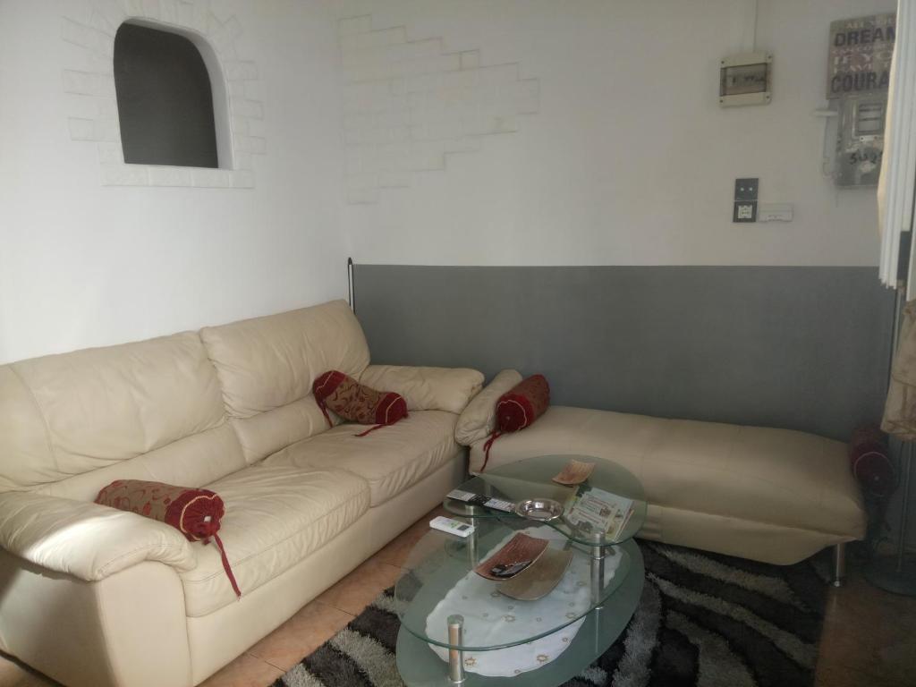Foto dalla galleria di Central, nice and clean apartment! ~Sitia~ a Sitia