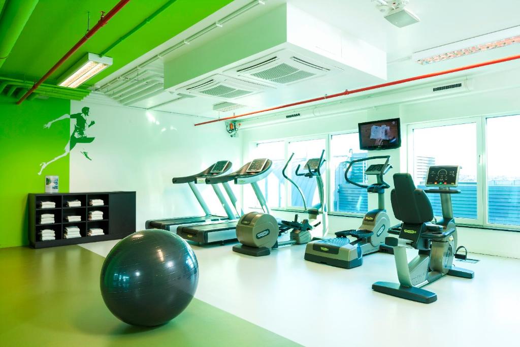 Fitness centrum a/nebo fitness zařízení v ubytování Park Inn by Radisson Brussels Centre Midi